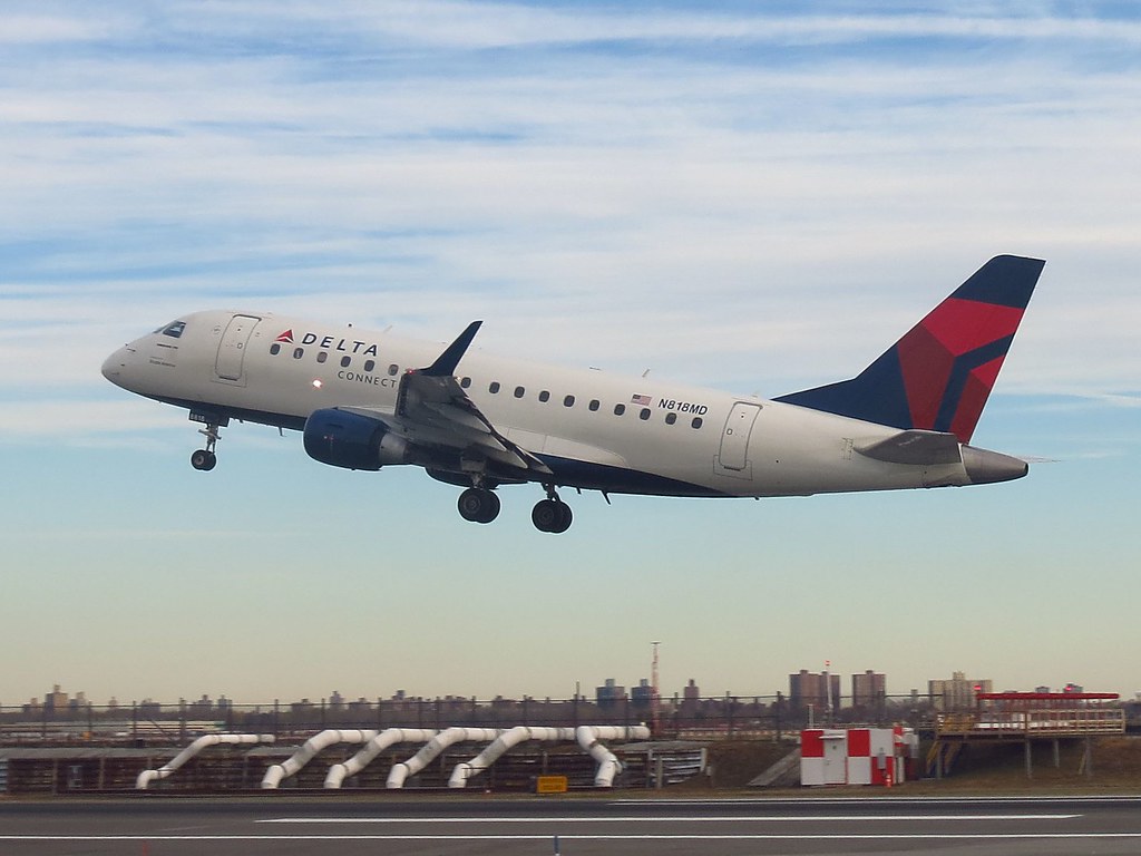 Photo of Republic Airways N818MD, Embraer ERJ-170