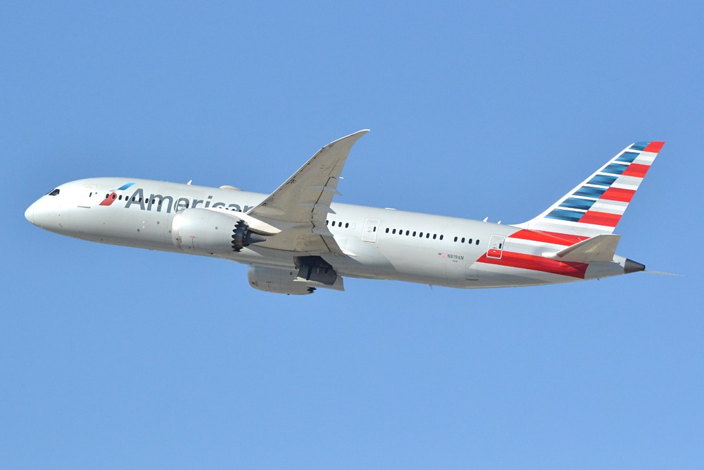 Photo of American Airlines N819AN, Boeing 787-8 Dreamliner
