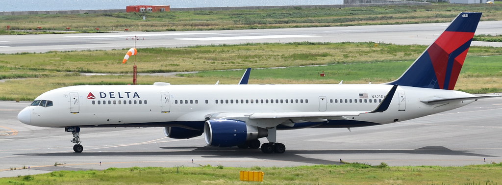 Photo of Delta Airlines N821DX, Boeing 757-200
