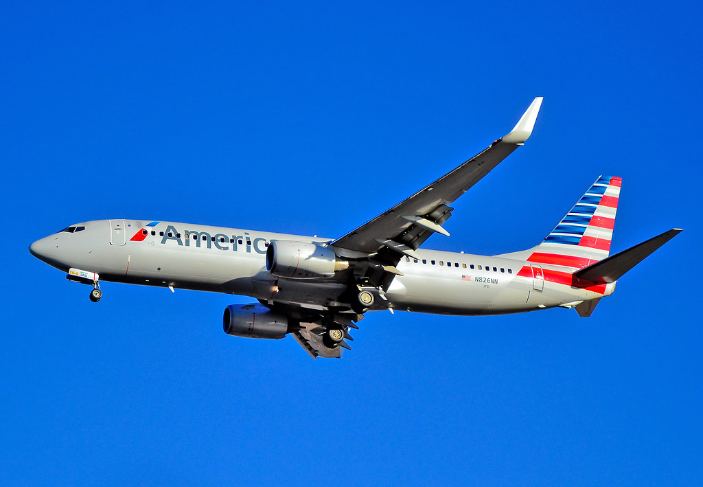 Photo of American Airlines N826NN, Boeing 737-800