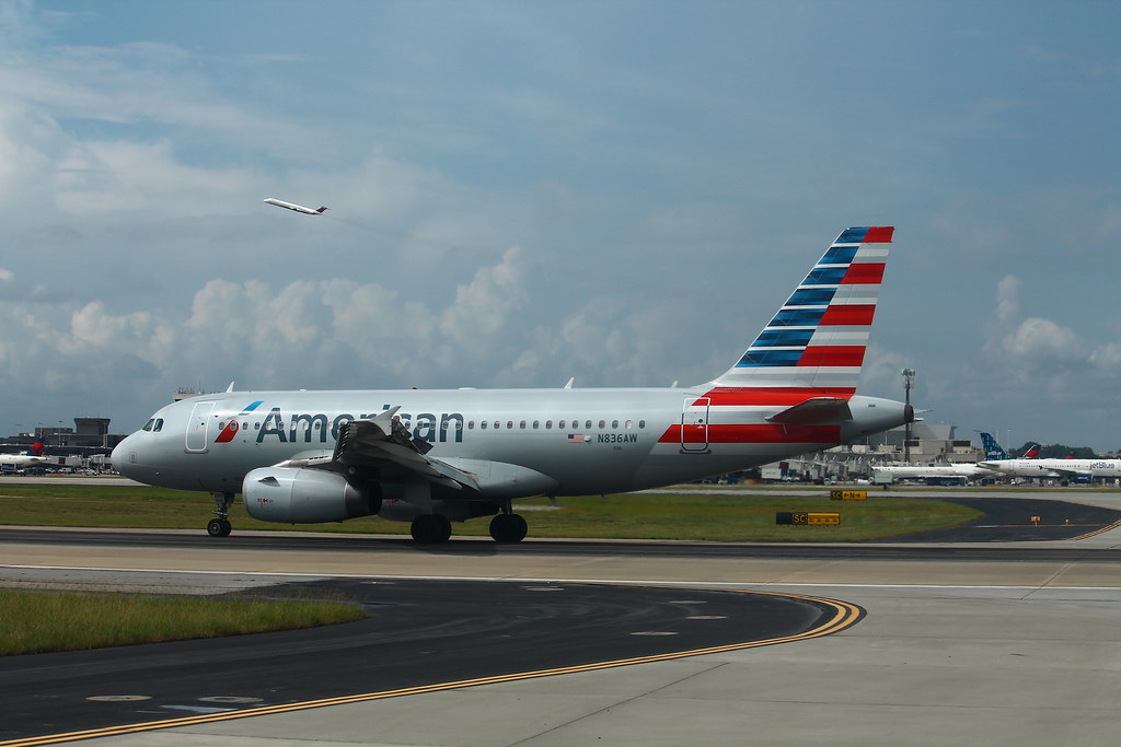 Photo of American Airlines N836AW, Airbus A319