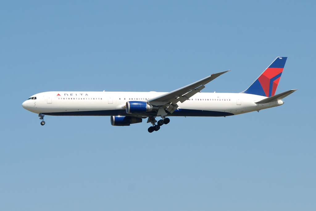 Photo of Delta Airlines N837MH, Boeing 767-400