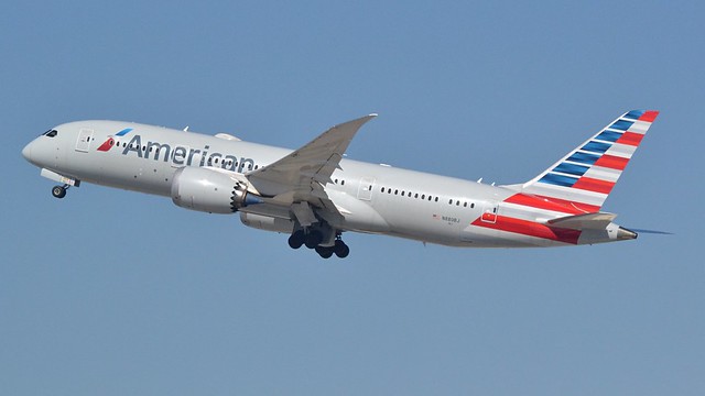 (Photo credit: greggayden / Flickr / License: CC by-sa) Photo of N880BJ