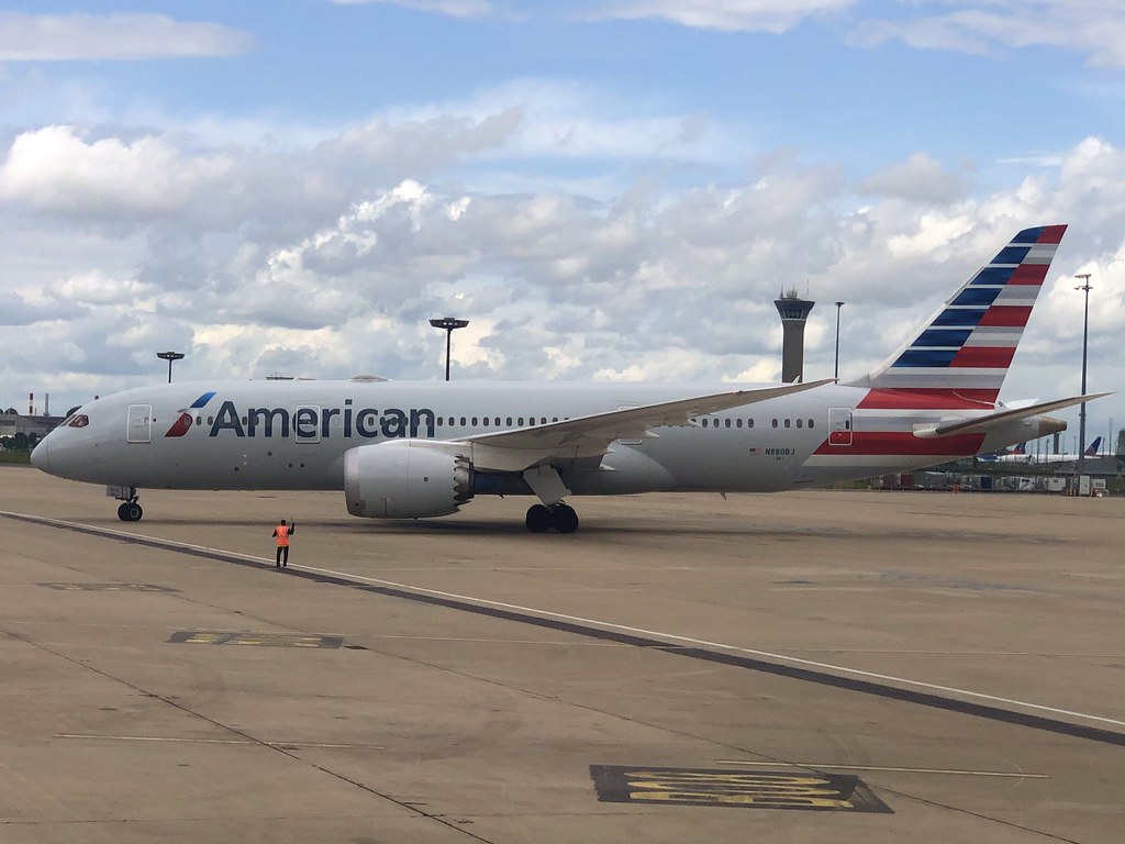 Photo of American Airlines N880BJ, Boeing 787-8 Dreamliner