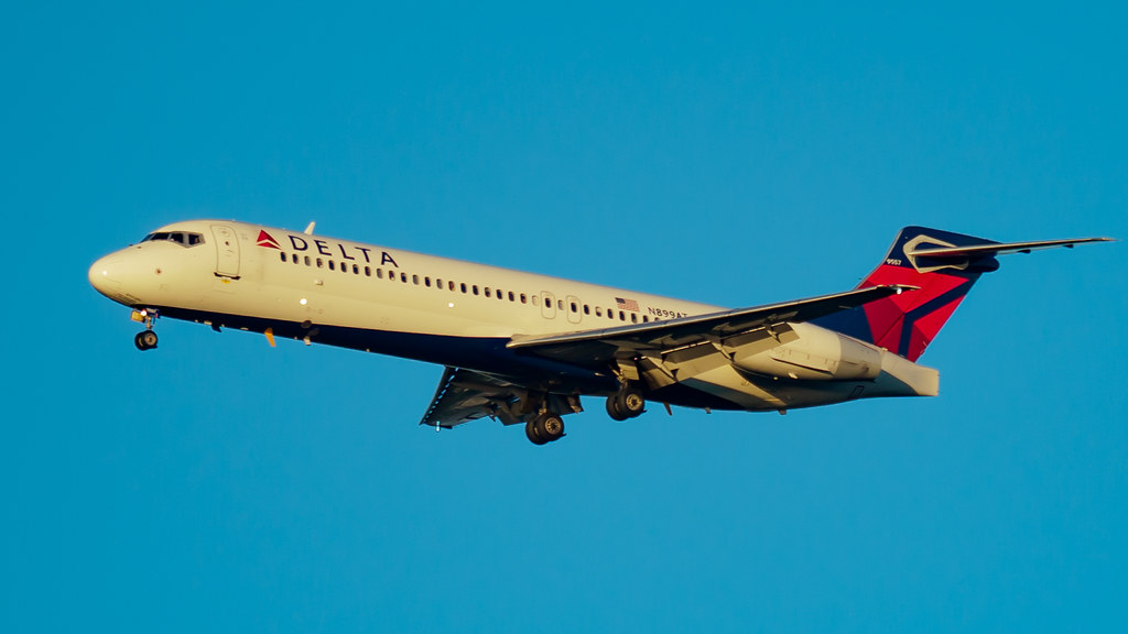 Photo of Delta Airlines N899AT, Boeing 717-200
