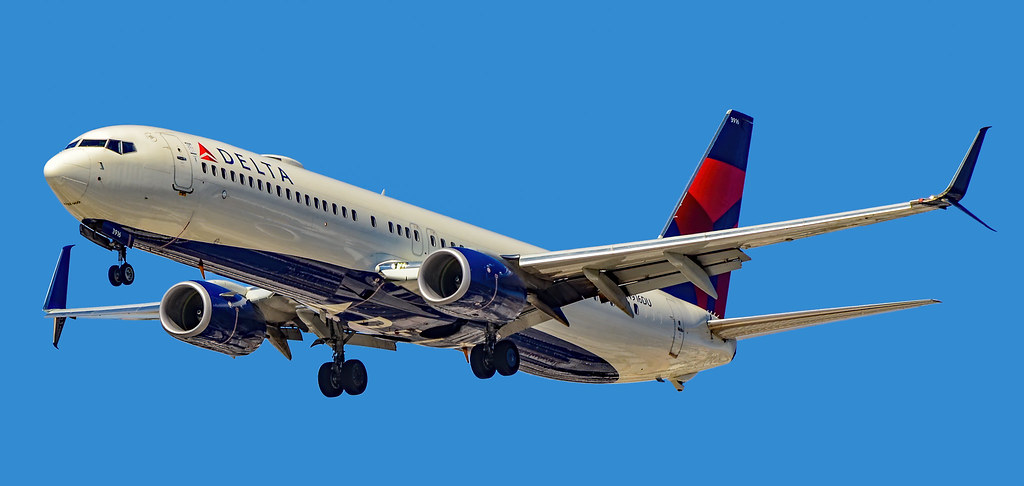 Photo of Delta Airlines N916DU, Boeing 737-900