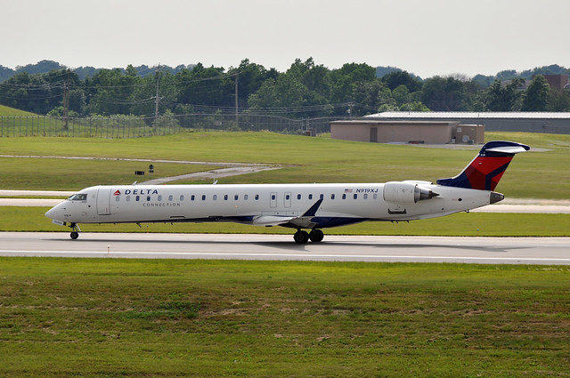 Photo of Photo of Canadair CL-600 Regional Jet CRJ-705