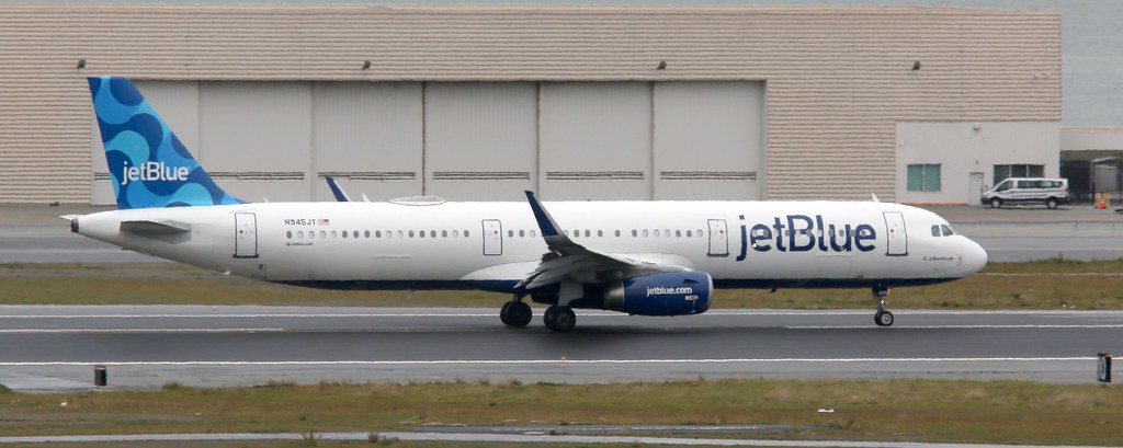 Photo of Jetblue N945JT, Airbus A321