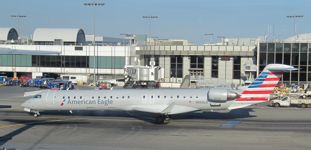 Photo of Mesa Airlines N950LR, Canadair CL-600 Regional Jet CRJ-705