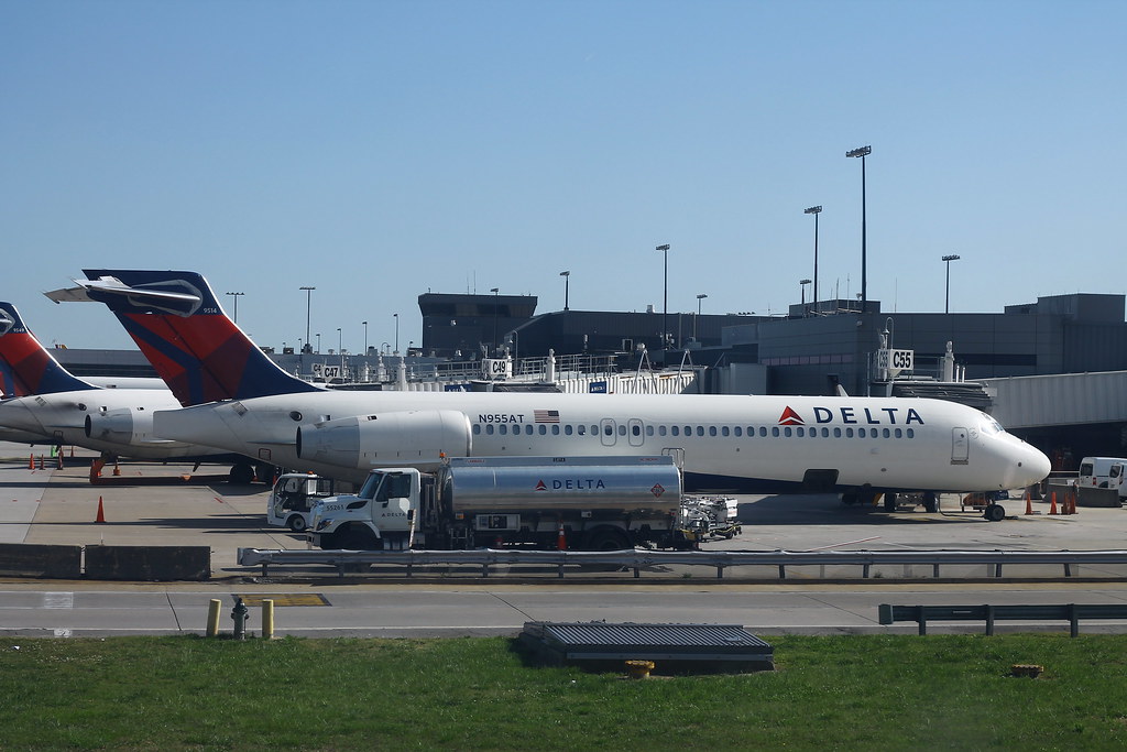 Photo of Delta Airlines N955AT, Boeing 717-200