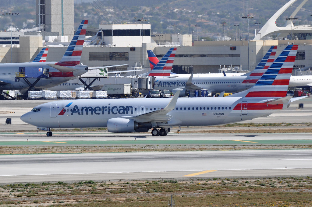 Photo of American Airlines N961NN, Boeing 737-800