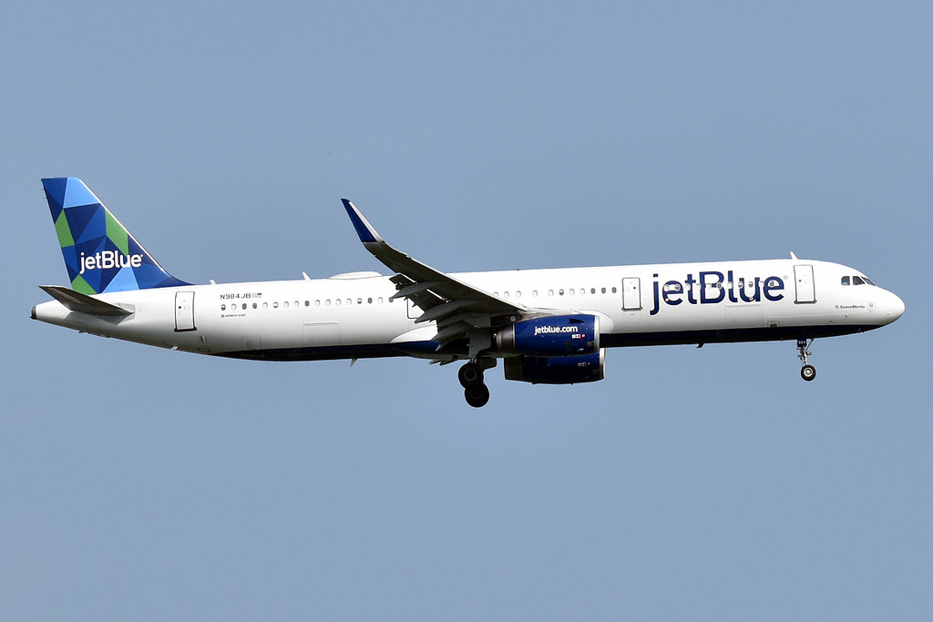 Photo of Jetblue N984JB, Airbus A321