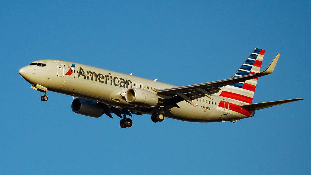 Photo of American Airlines N984NN, Boeing 737-800