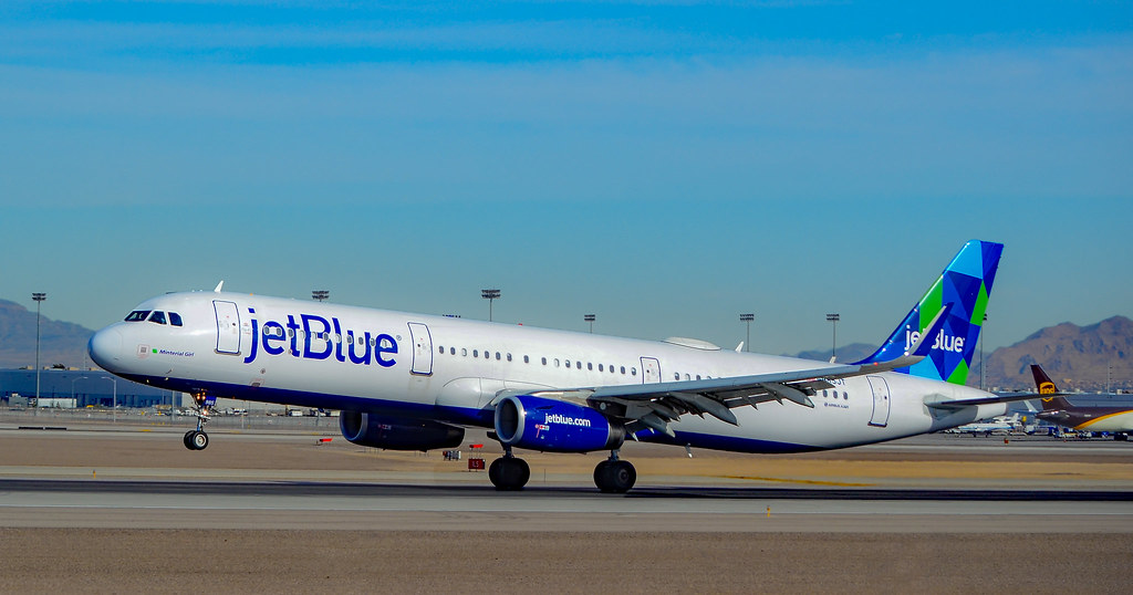 Photo of Jetblue N985JT, Airbus A321
