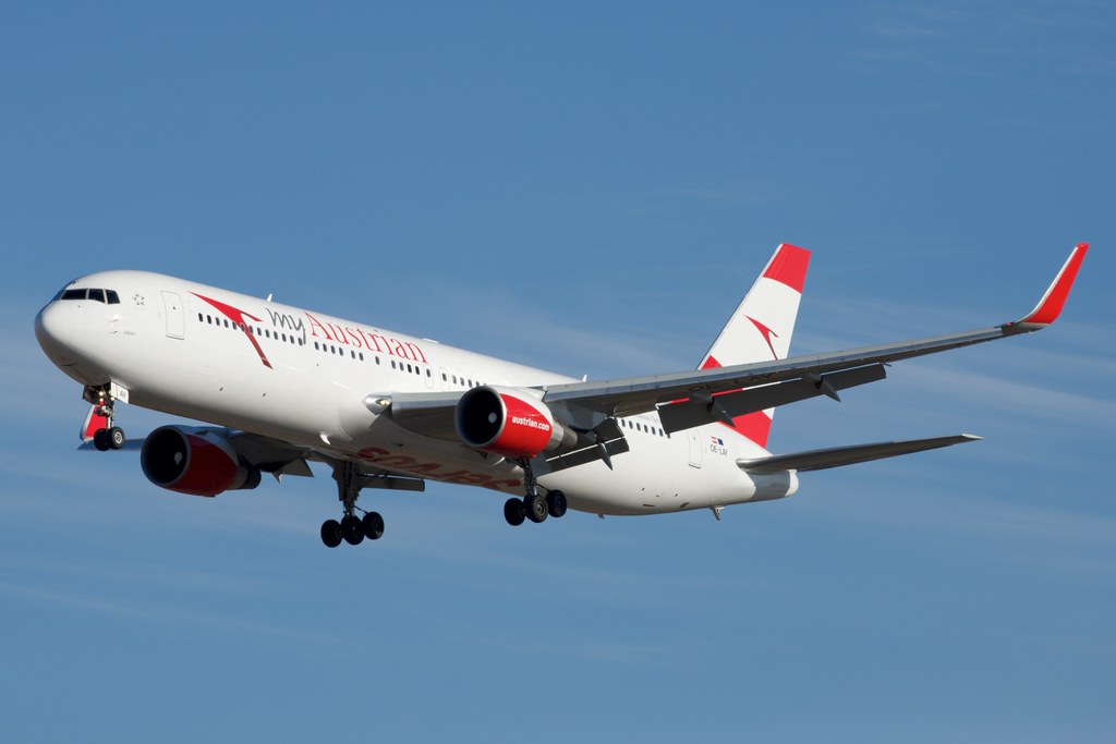 Photo of Austrian Airlines OE-LAY, Boeing 767-300