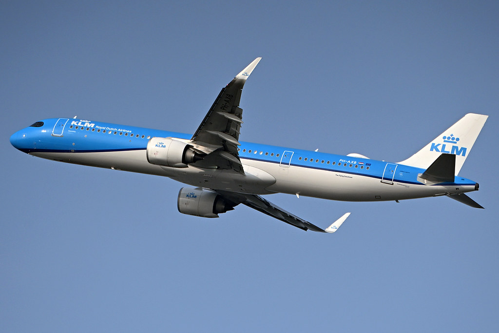 Photo of KLM PH-AXB, Airbus A321-Neo