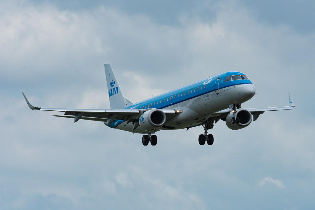 Photo of KLM Cityhopper PH-EZY, Embraer ERJ-190