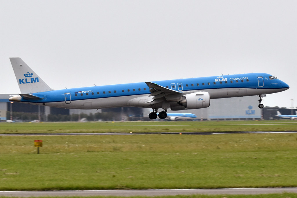 Photo of KLM Cityhopper PH-NXJ, Embraer ERJ-195-E2