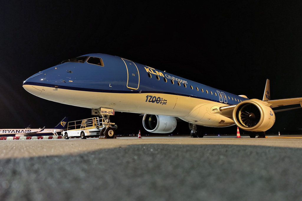 Photo of KLM Cityhopper PH-NXM, Embraer ERJ-195-E2
