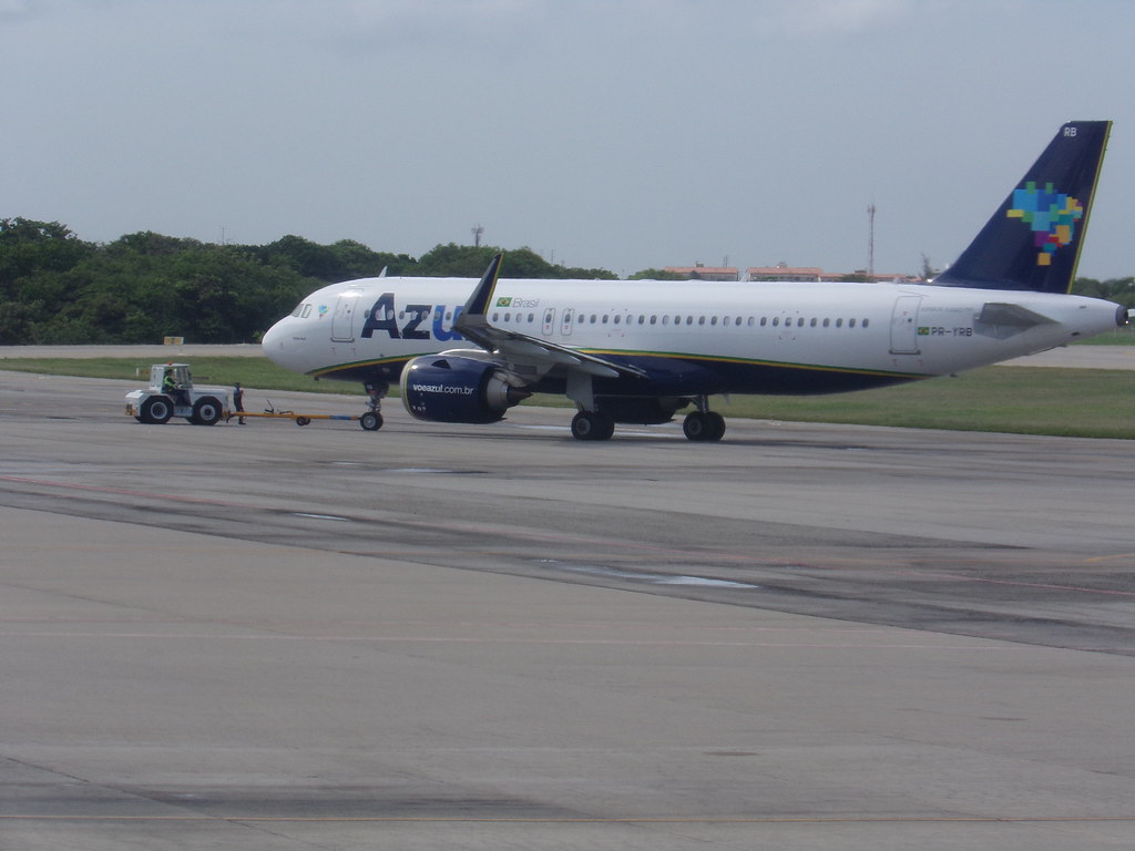 Photo of Azul Linhas Aereas PR-YRB, Airbus A320-200N