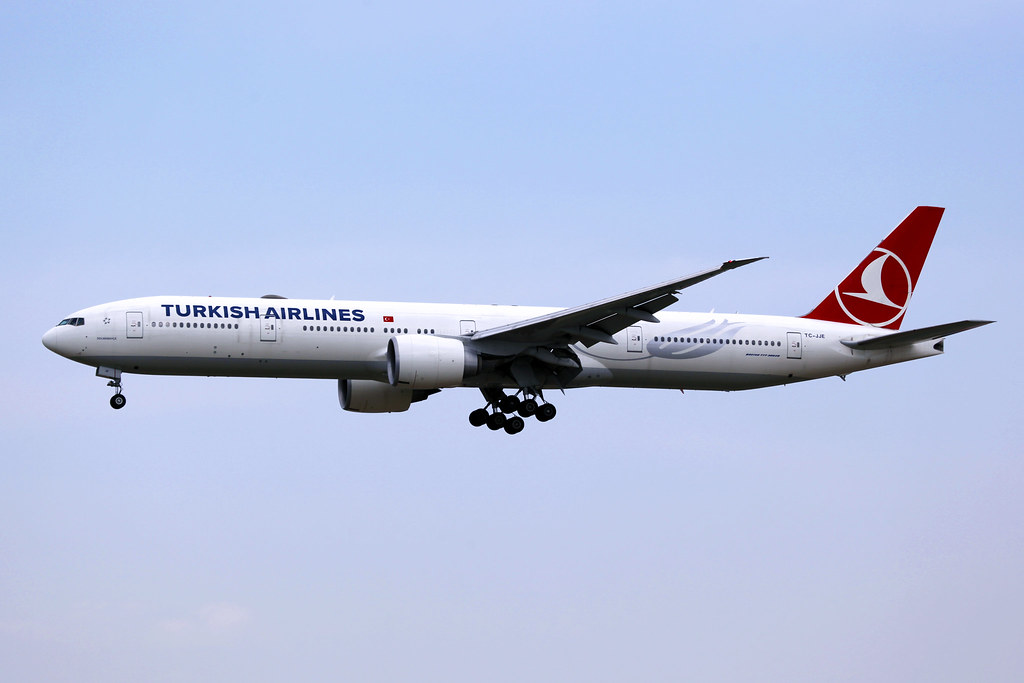 Photo of THY Turkish Airlines TC-JJE, Boeing 777-300