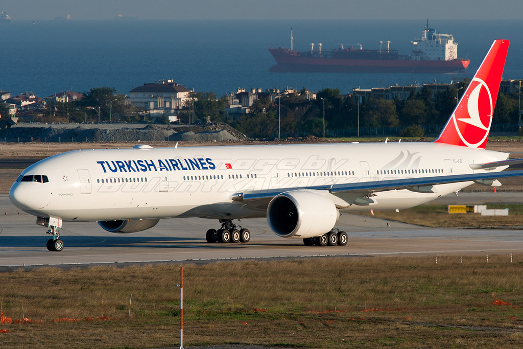 Photo of THY Turkish Airlines TC-JJE, Boeing 777-300