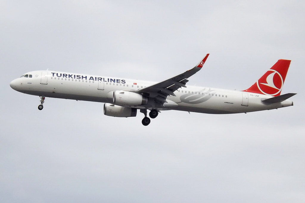 Photo of THY Turkish Airlines TC-JSF, Airbus A321