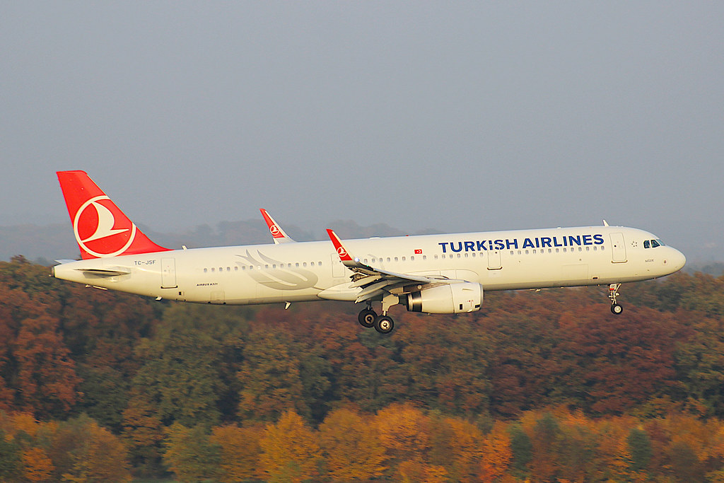 Photo of THY Turkish Airlines TC-JSF, Airbus A321