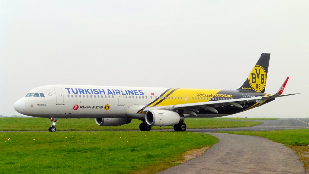 Photo of THY Turkish Airlines TC-JSJ, Airbus A321