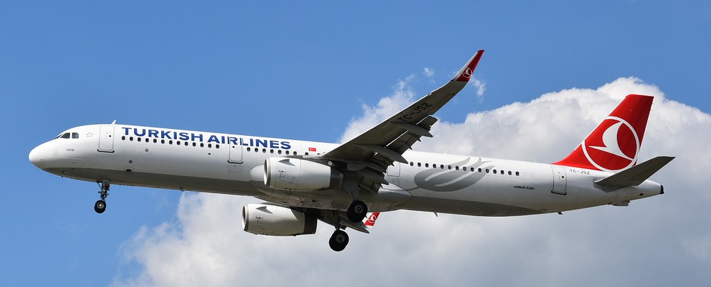 Photo of THY Turkish Airlines TC-JSZ, Airbus A321