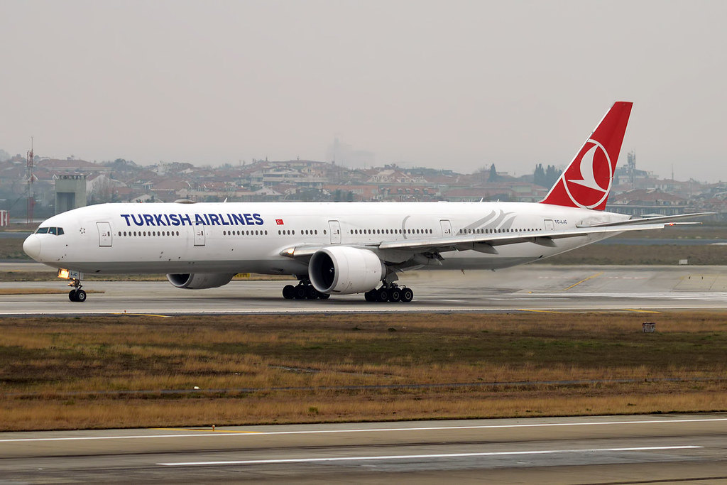 Photo of THY Turkish Airlines TC-LJC, Boeing 777-300