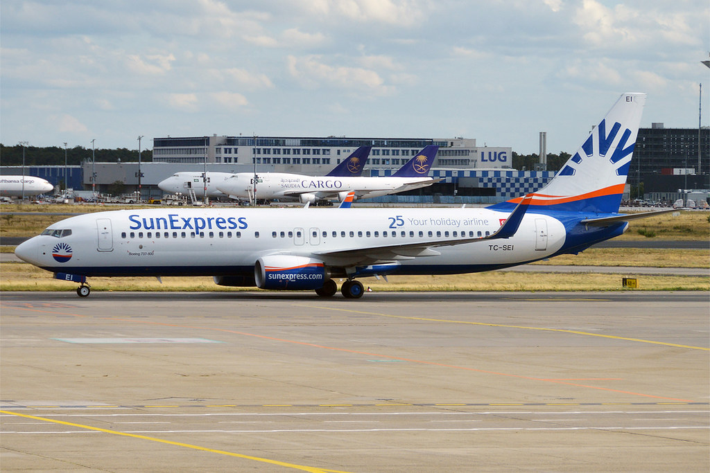 Photo of Sun Express TC-SEI, Boeing 737-800