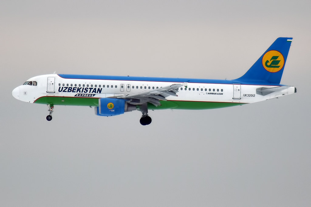 Photo of Uzbekistan Airways UK32012, Airbus A320