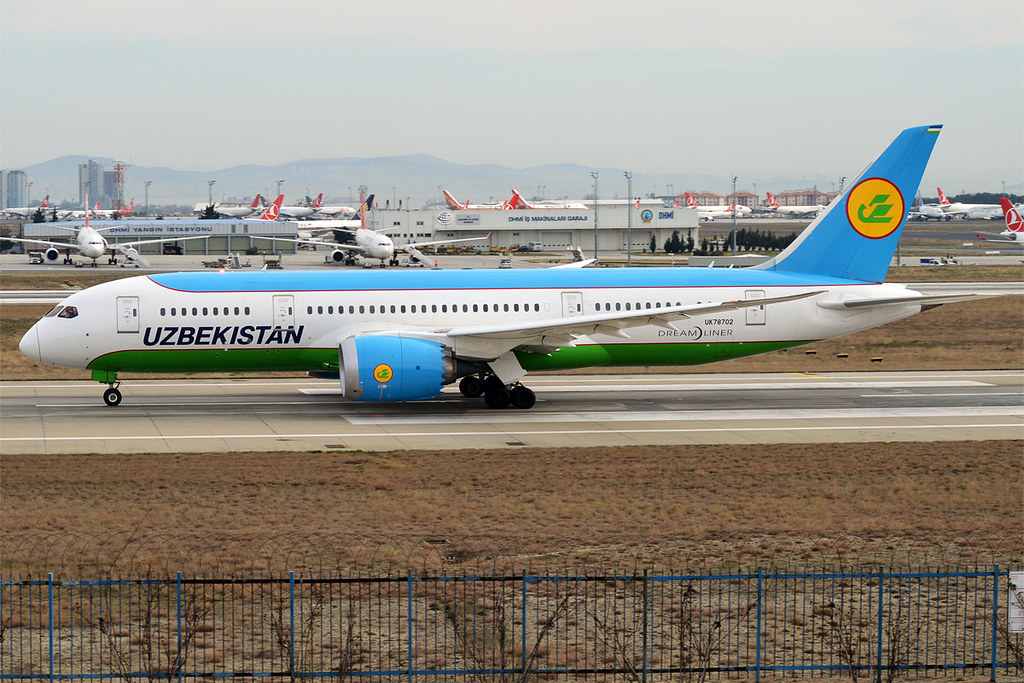 Photo of Uzbekistan Airways UK78702, Boeing 787-8 Dreamliner