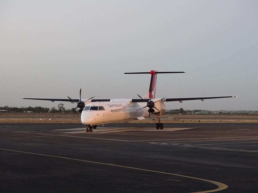 Photo of Sunstate Airlines VH-QOM, De Havilland Dash 8 (400)
