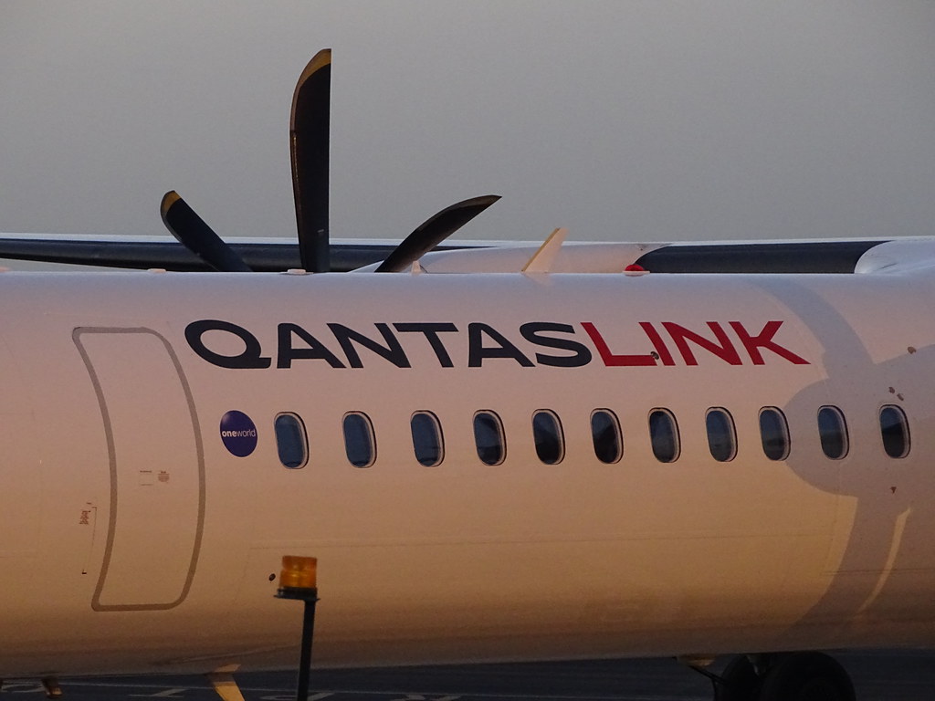 Photo of Sunstate Airlines VH-QOM, De Havilland Dash 8 (400)