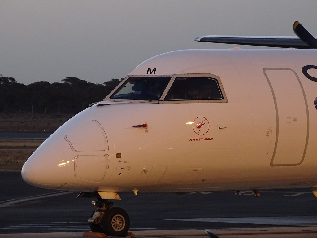 Photo of Sunstate Airlines VH-QOM, De Havilland Dash 8 (400)