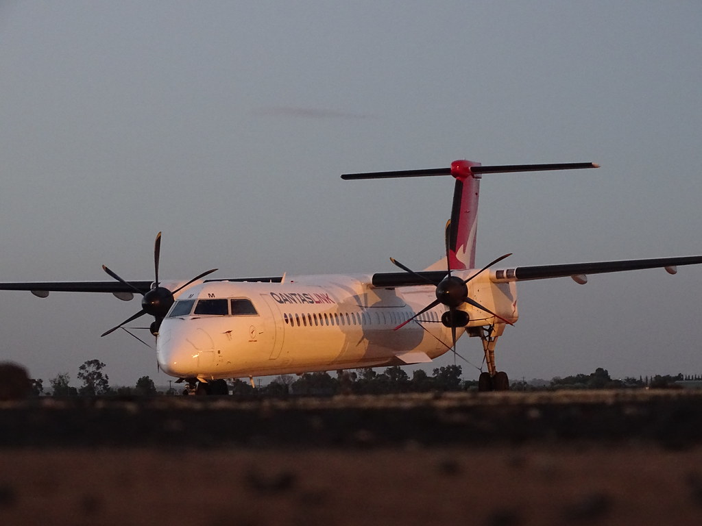 Photo of Sunstate Airlines VH-QOM, De Havilland Dash 8 (400)