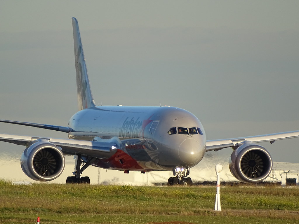 Photo of Jetstar Airways VH-VKE, Boeing 787-8 Dreamliner