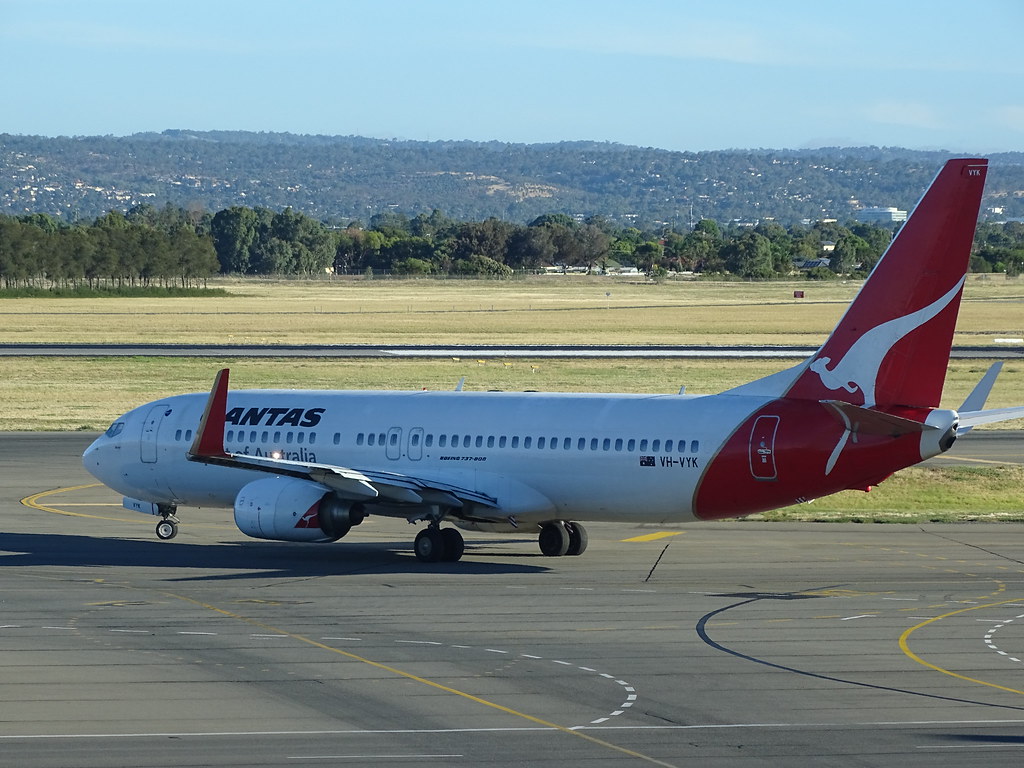 Photo of Qantas VH-VYK, Boeing 737-800