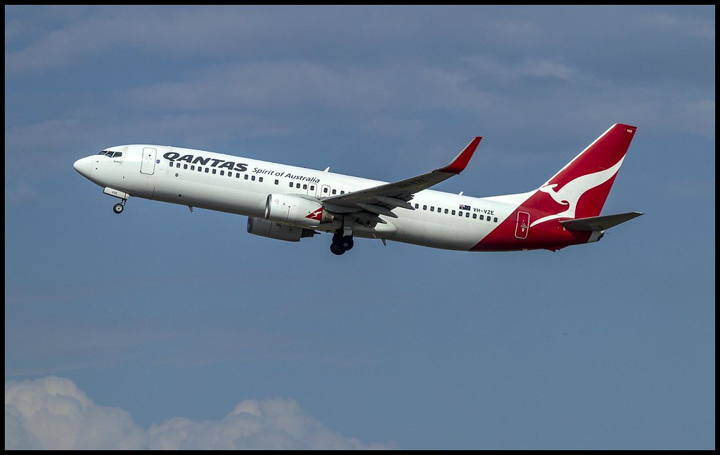 Photo of Qantas VH-VZE, Boeing 737-800