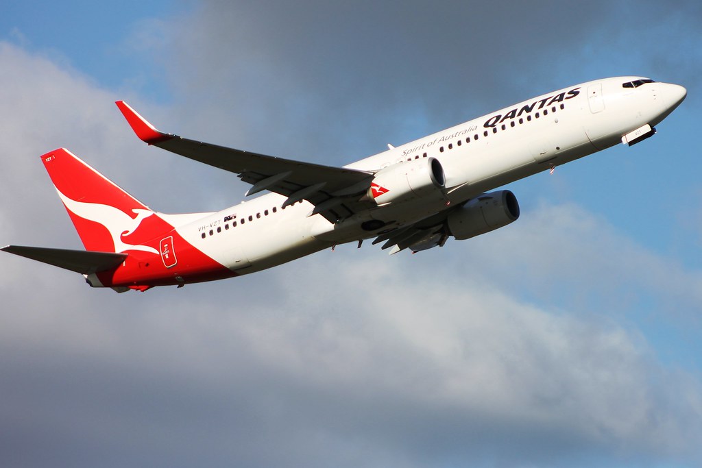 Photo of Qantas VH-VZT, Boeing 737-800
