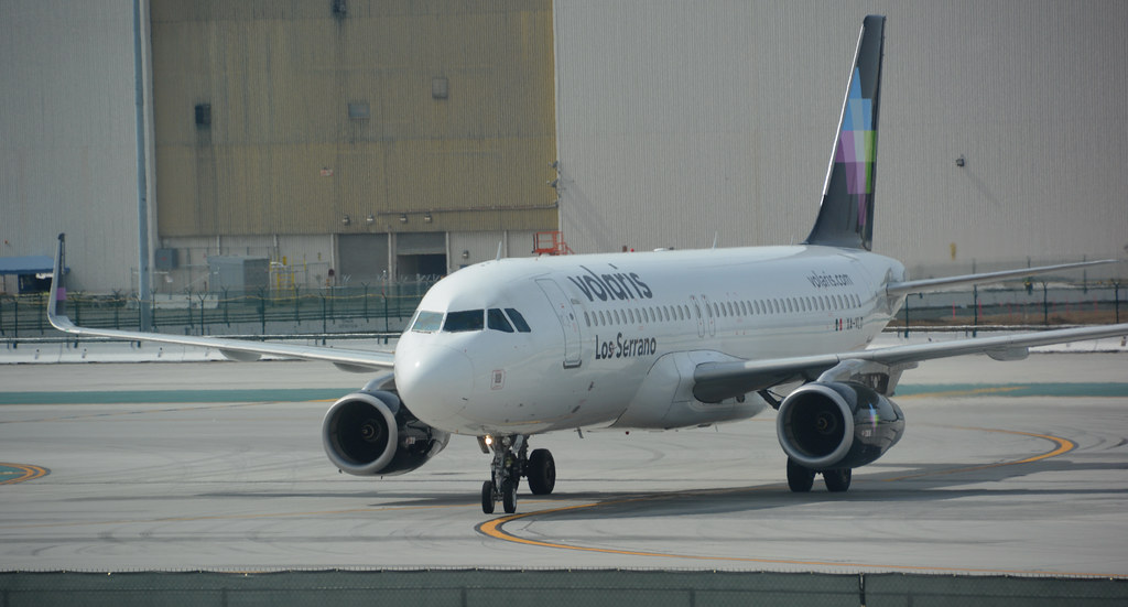 Photo of Volaris XA-VLO, Airbus A320