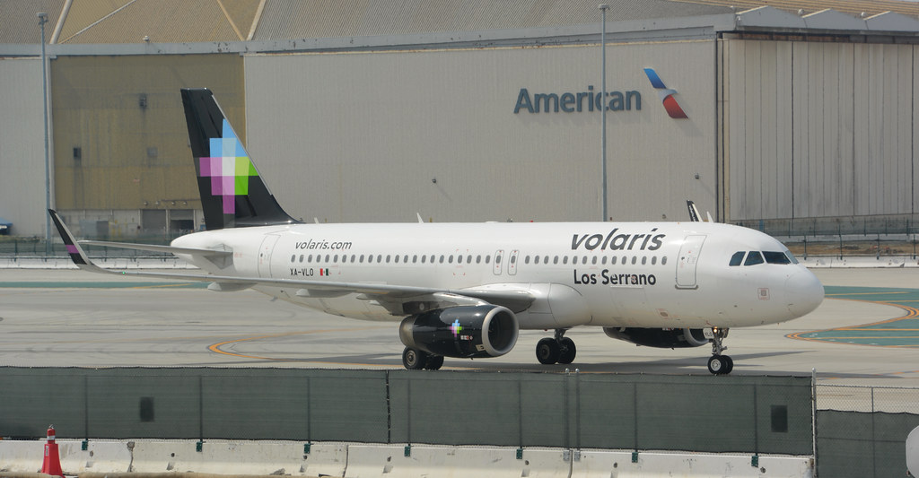 Photo of Volaris XA-VLO, Airbus A320