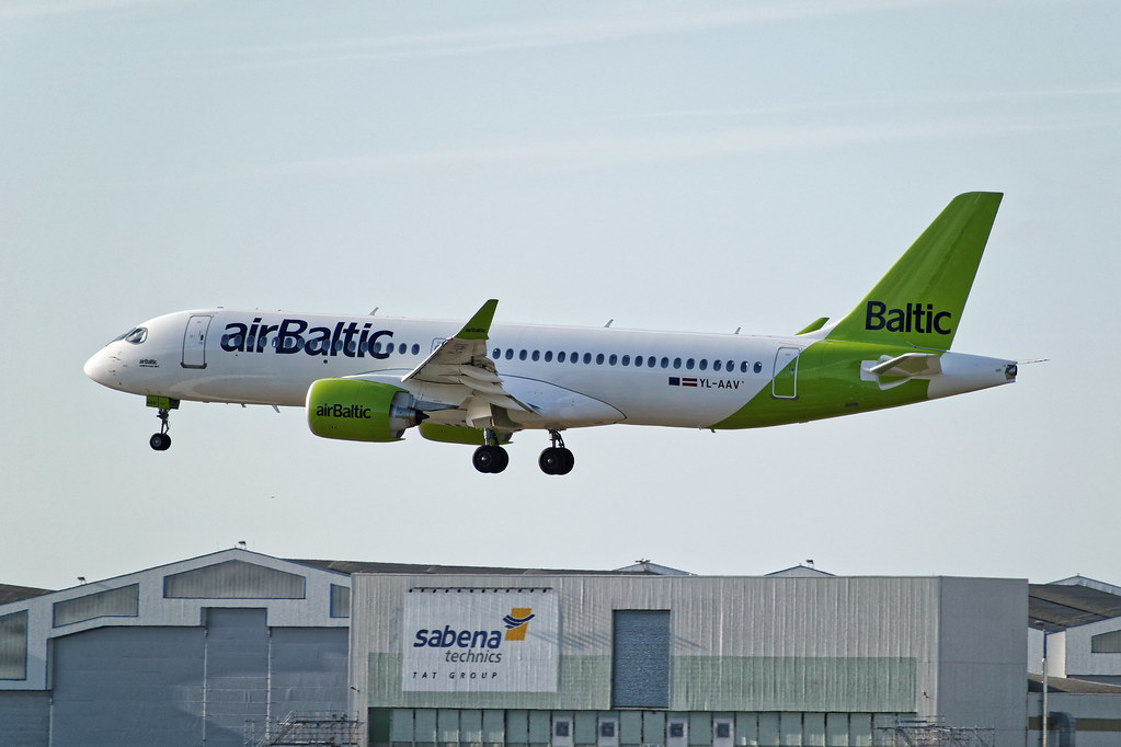 Photo of Air Baltic YL-AAV, Airbus A220-300