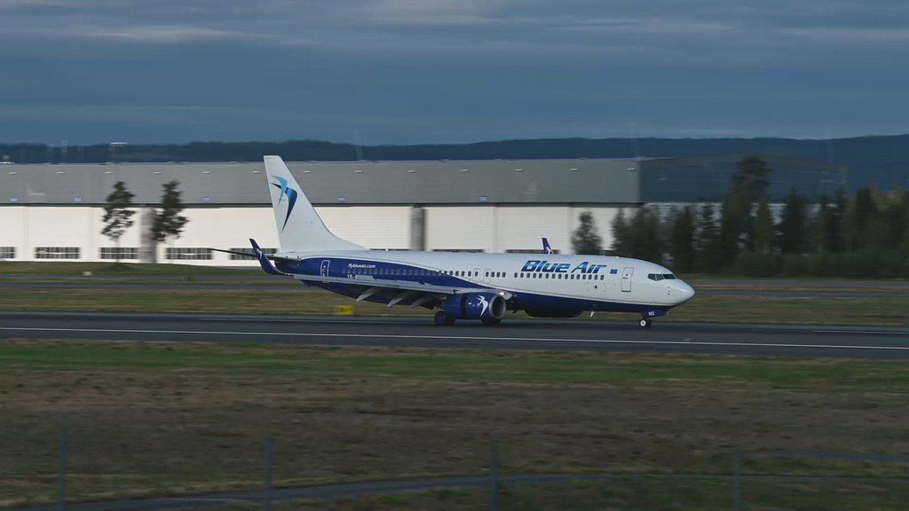 Photo of Blue Air YR-BMQ, Boeing 737-800