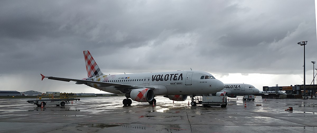 Photo of Volotea Airlines EC-MUX, Airbus A319