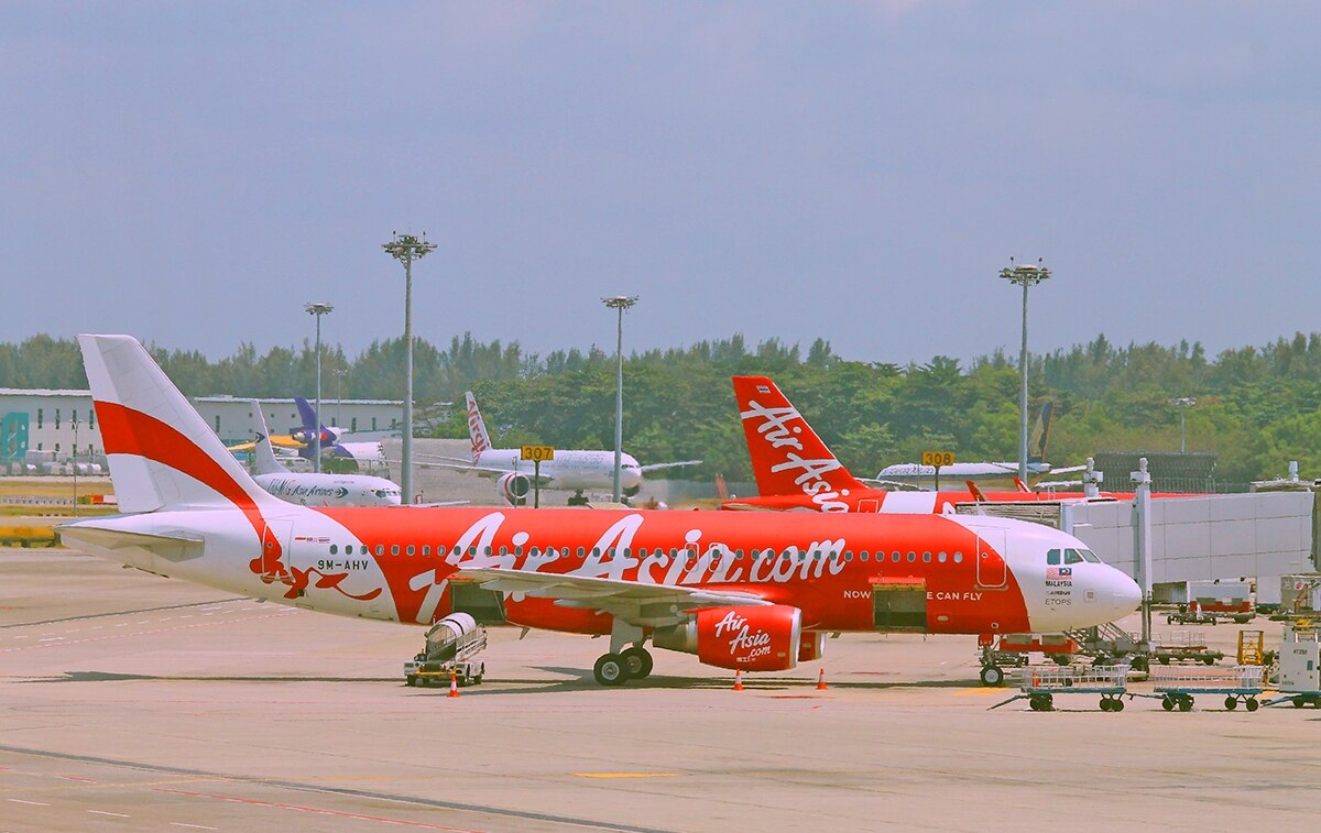 Photo of AirAsia 9M-AHV, Airbus A320