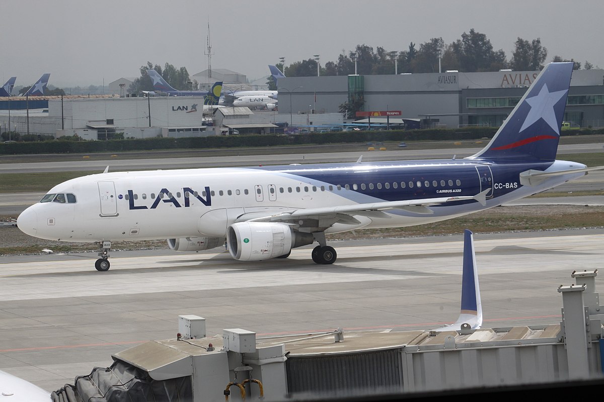 Photo of LATAM Colombia CC-BAS, Airbus A320