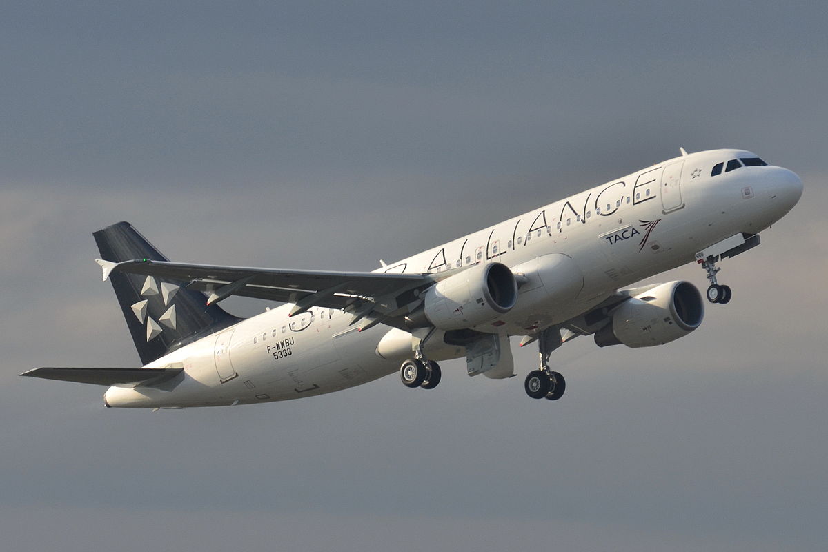 Photo of Avianca N689TA, Airbus A320